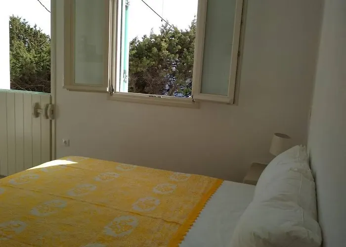 Sarakiniko * Agiassos