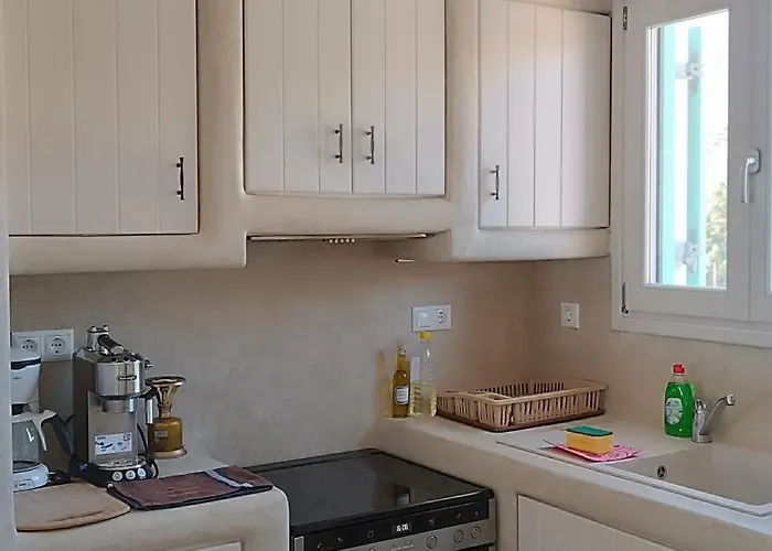 Sarakiniko * Agiassos