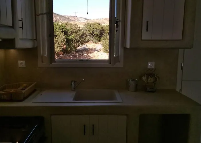 Sarakiniko * Agiassos