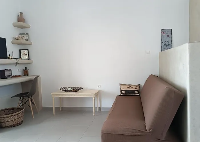 Sarakiniko * Agiassos